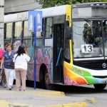 Instalarán tótems inteligentes en paradas de colectivos