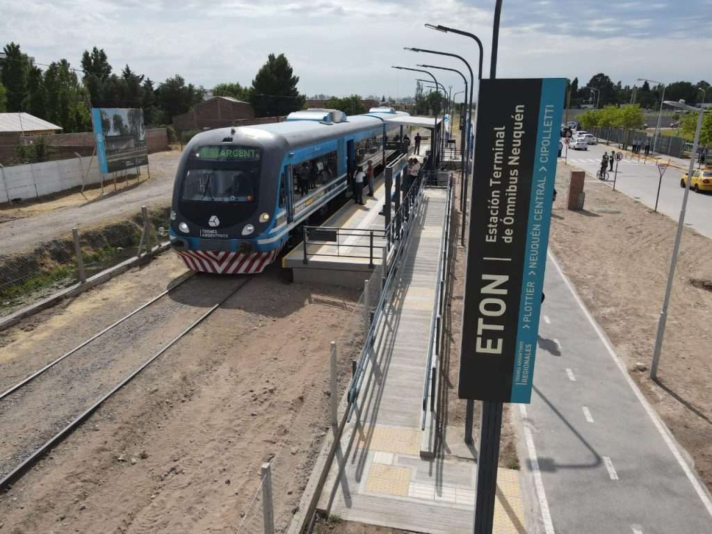 Cómo llegar a Club Ferro Carril Oeste Sede en Distrito Federal en  Colectivo, Tren o Subte?