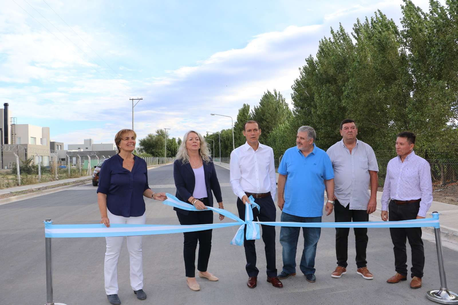 Con una obra integral, quedaron inauguradas 15 cuadras de asfalto sobre la calle Anaya thumbnail