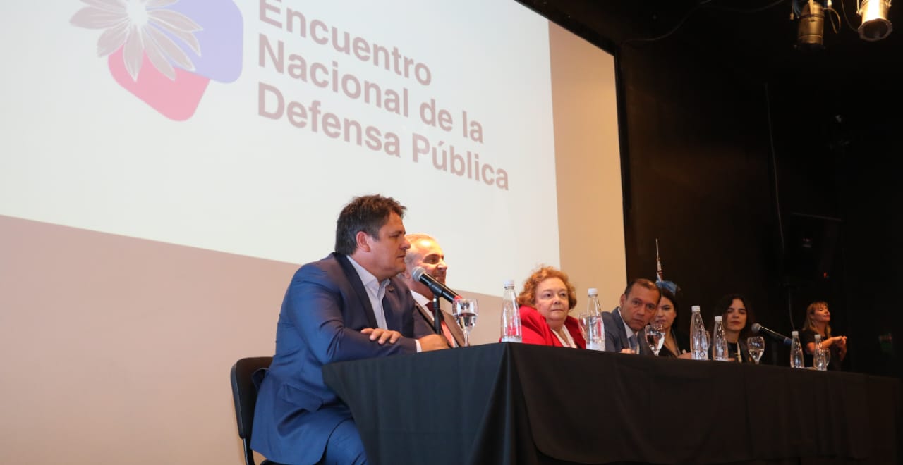 Gaido participó esta mañana de la apertura del Congreso Nacional de la Defensa Pública en Neuquén thumbnail